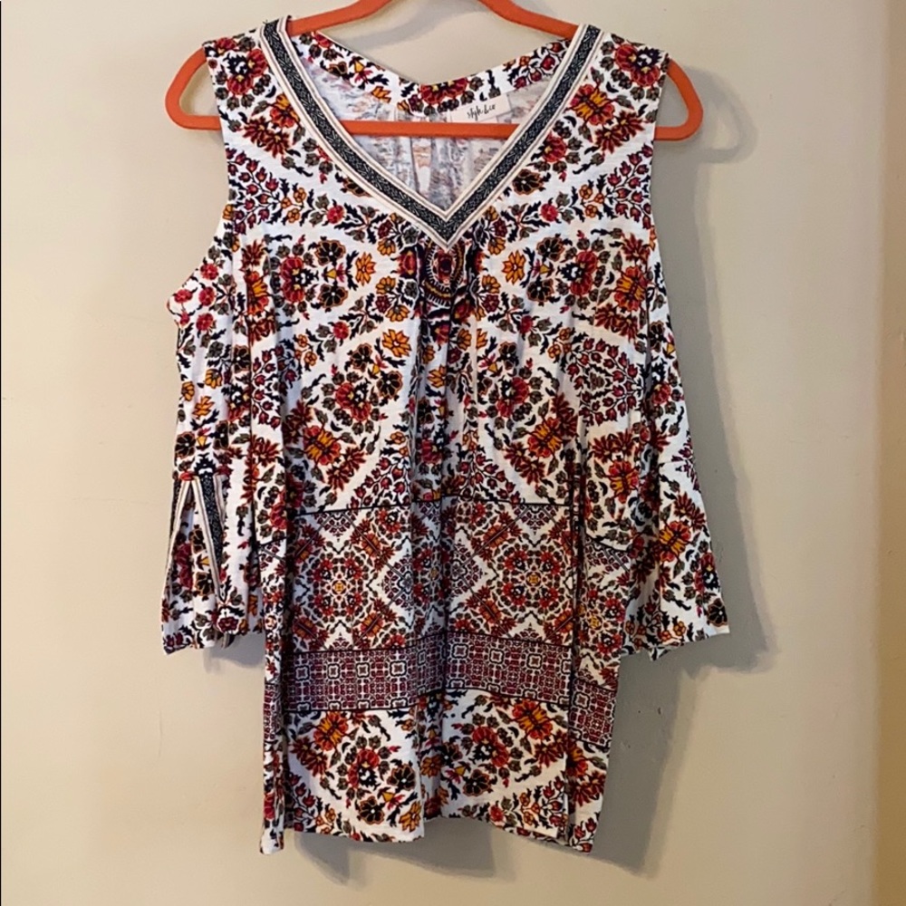 BEAUTIFUL detailed blouse! Cut out shoulders!
